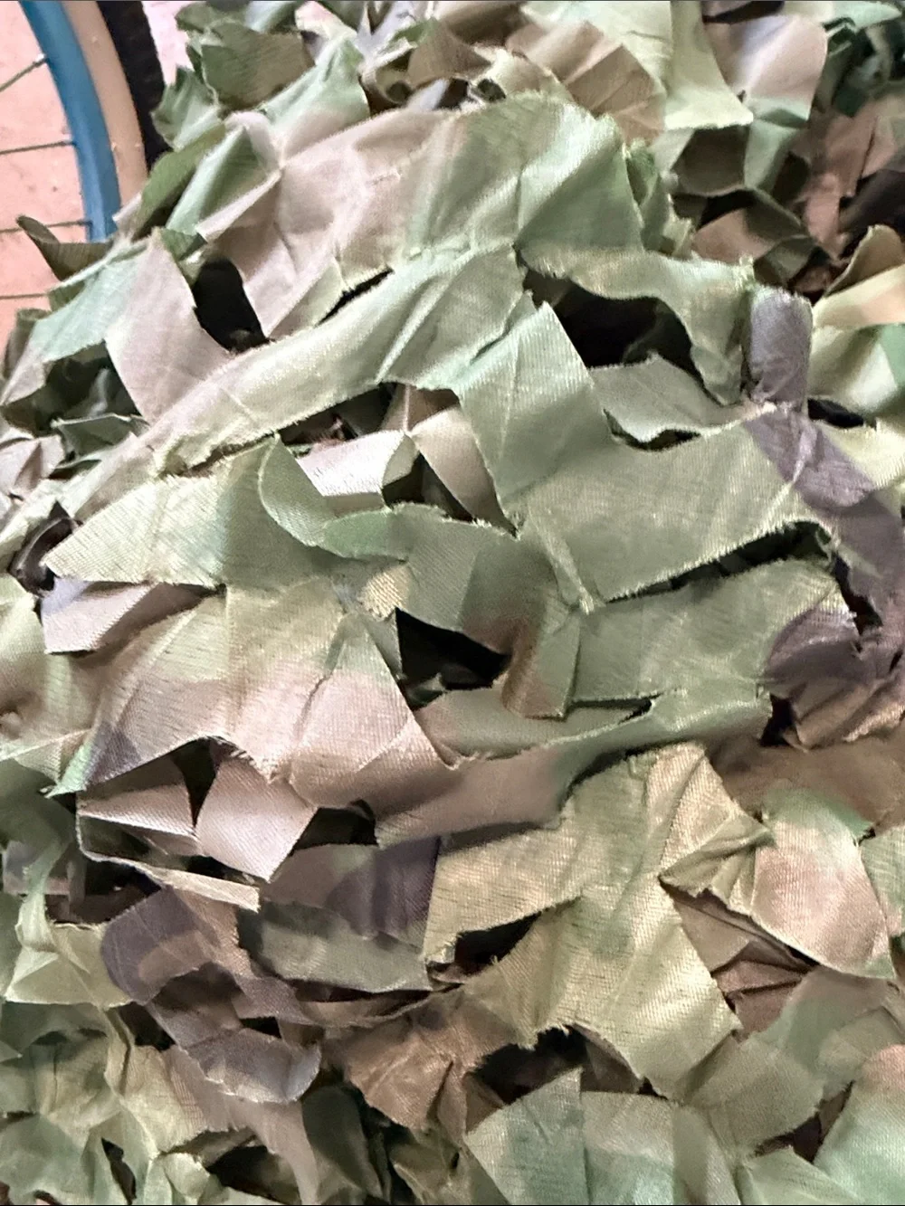 Green Camouflage Netting - bucket full great for backdrops/costumes/floats